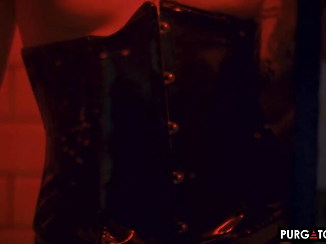 Bathroom threesome anal in the dark with inked Eden Ivy