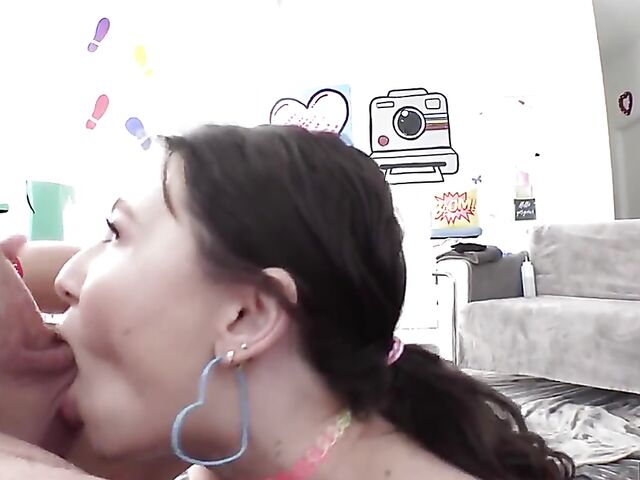 Cute anal addict Liz Jordan gets drilled