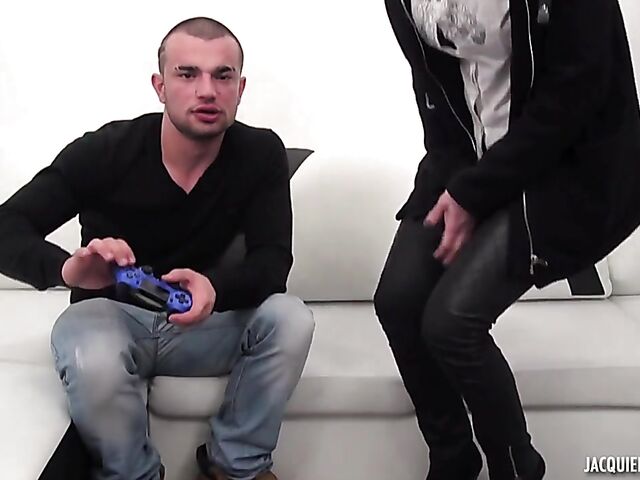 French MILF Missy Charme seduces a gamer boy