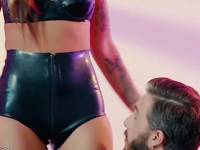 Sex-hungry babe in latex boots April Olsen