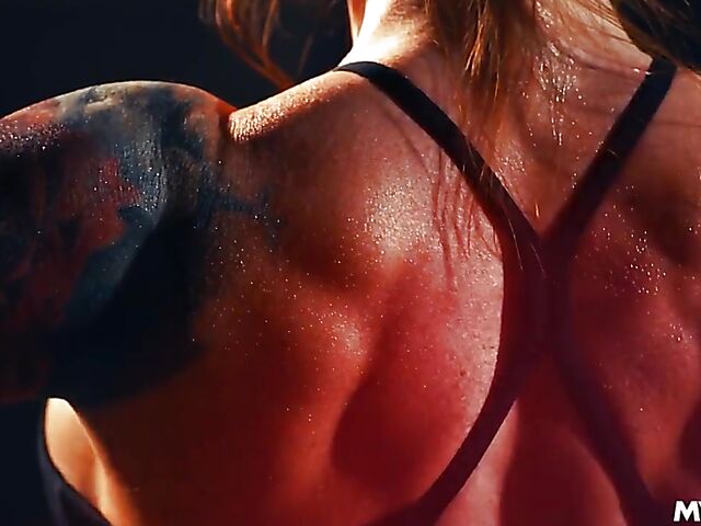 Gym fuck with red-haired athletic MILF Sophia Locke