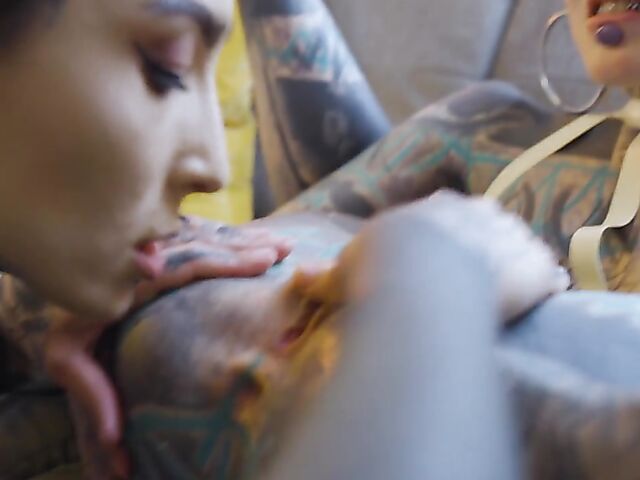 Lesbian tattoo madness and strap on anal with Anuskatzz and Nux Vomica