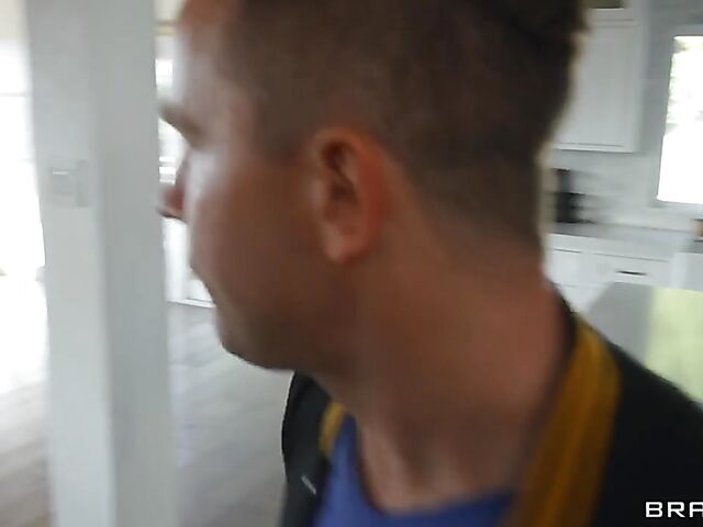 Kiara Cole & Charli Phoenix - Stepmom threesome with her stepdaughter's boyfriend