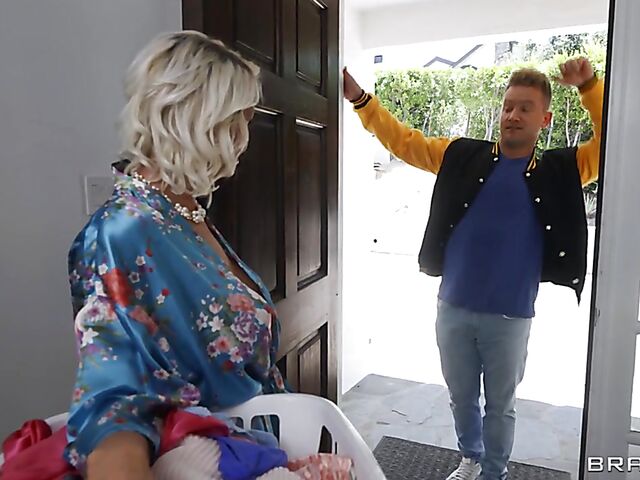 Kiara Cole & Charli Phoenix - Stepmom threesome with her stepdaughter's boyfriend