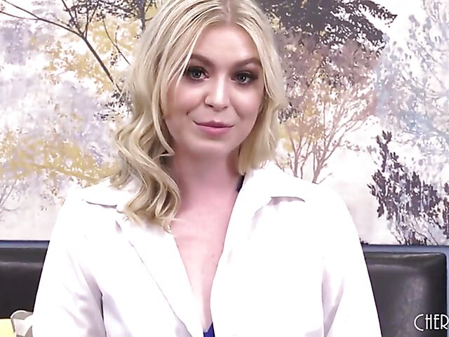 Krissy Knight - Pink pussy blonde masturbation with her new vibrator live!