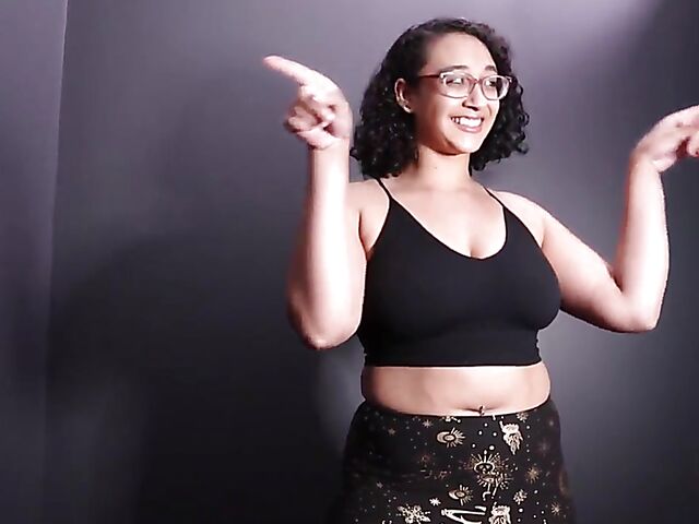 Busty blowbang slut Emori Pleezer loves cum on tongue and cum on face