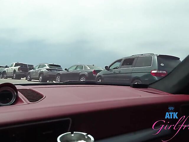 Car blowjob and fingering on the way to the beach with Cecelia Taylor