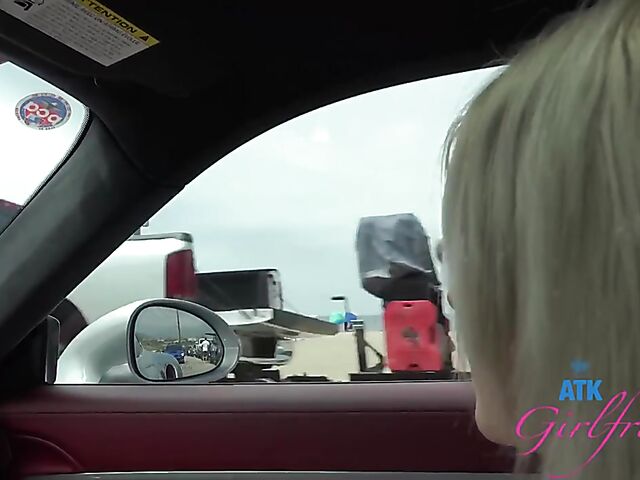 Car blowjob and fingering on the way to the beach with Cecelia Taylor