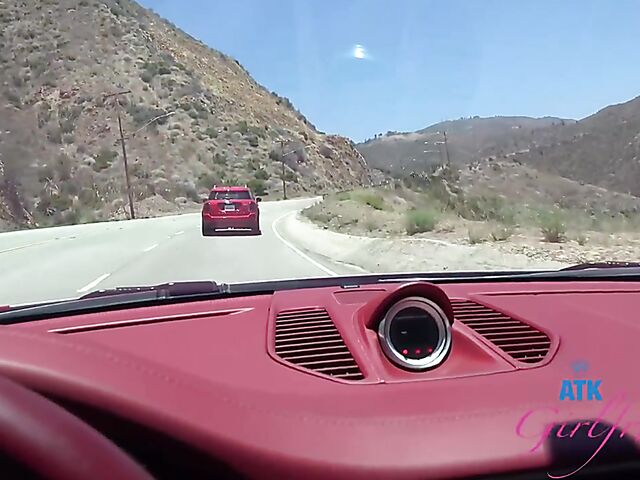 Car blowjob and fingering on the way to the beach with Cecelia Taylor