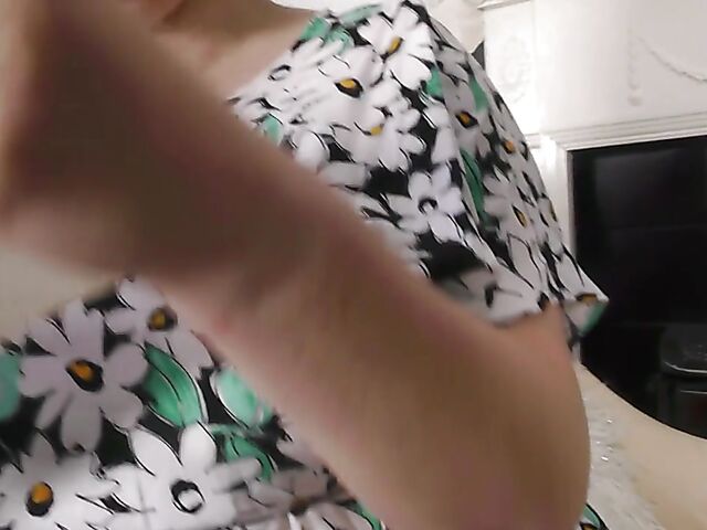 Busty mom Cashmere playing piano and toying her pussy