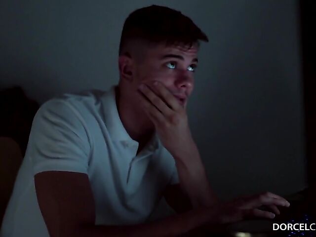 3way hot threesome with Apolonia Lapiedra and Mary Popiense