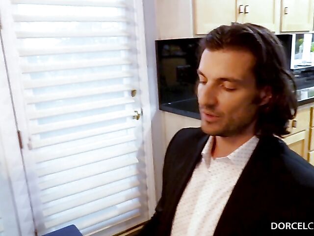 Behind the scenes of Sugar And Spice with Emma Hix, Whitney Wright, and Paige Owens