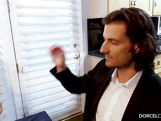 Behind the scenes of Sugar And Spice with Emma Hix, Whitney Wright, and Paige Owens