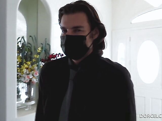 Behind the scenes of Sugar And Spice with Emma Hix, Whitney Wright, and Paige Owens