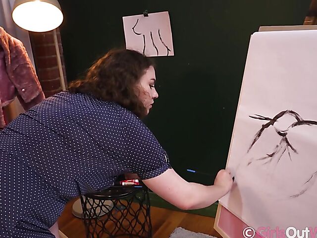 Australian chubby girl Hannah Tee masturbates to her drawings