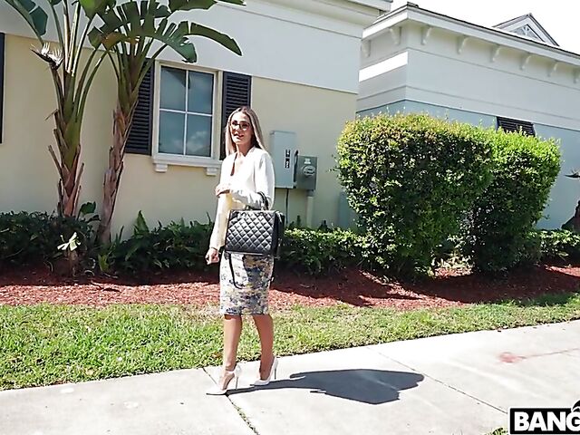 Mandy Rhea - Bang Bus MILF interracial ride during the lunch break