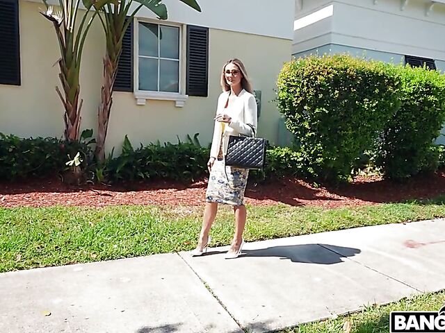 Mandy Rhea - Bang Bus MILF interracial ride during the lunch break