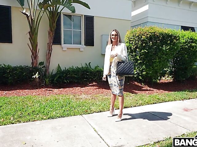 Mandy Rhea - Bang Bus MILF interracial ride during the lunch break