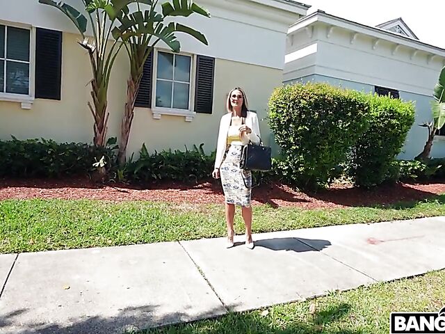 Mandy Rhea - Bang Bus MILF interracial ride during the lunch break