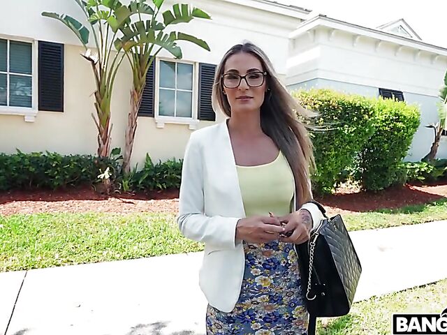 Mandy Rhea - Bang Bus MILF interracial ride during the lunch break