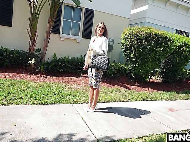 Mandy Rhea - Bang Bus MILF interracial ride during the lunch break