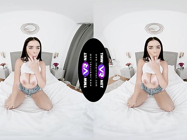 Diana Rius - 3D VR masturbation solo in fornt of you