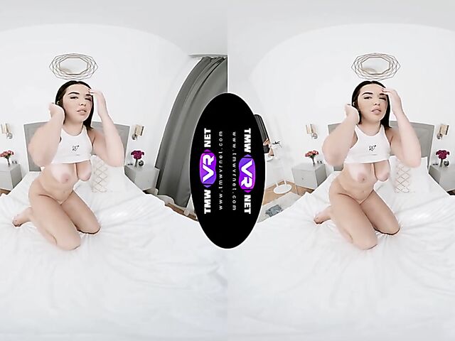 Diana Rius - 3D VR masturbation solo in fornt of you
