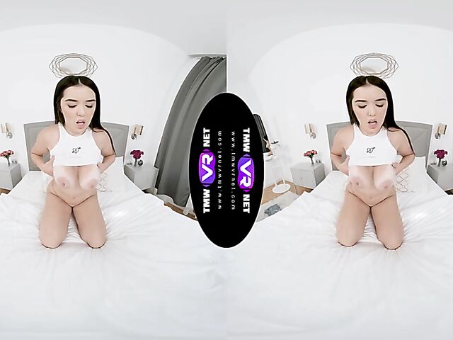 Diana Rius - 3D VR masturbation solo in fornt of you