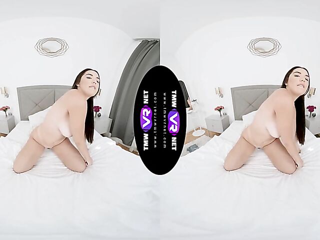 Diana Rius - 3D VR masturbation solo in fornt of you