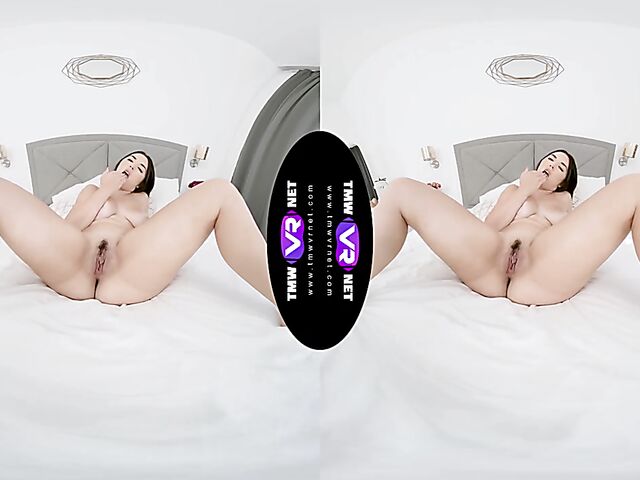 Diana Rius - 3D VR masturbation solo in fornt of you