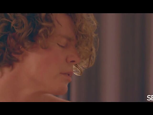 Late morning and passionate sex in bed with blonde Casey