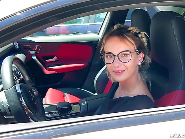 French outdoor sex with four-eyed Maddy, 24