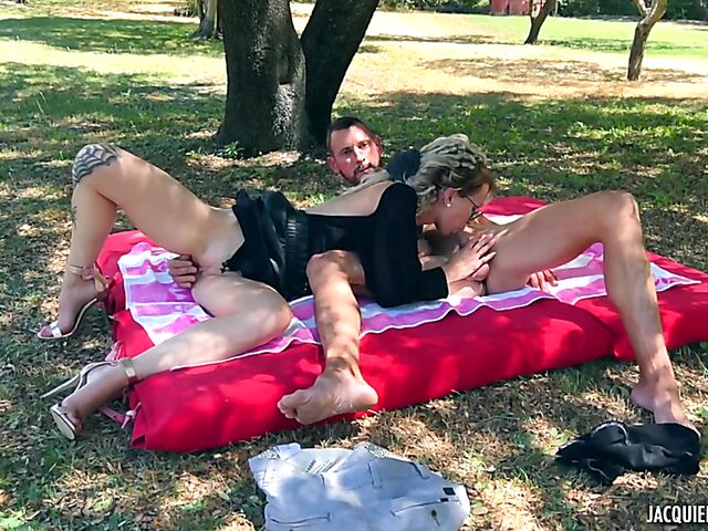 French outdoor sex with four-eyed Maddy, 24