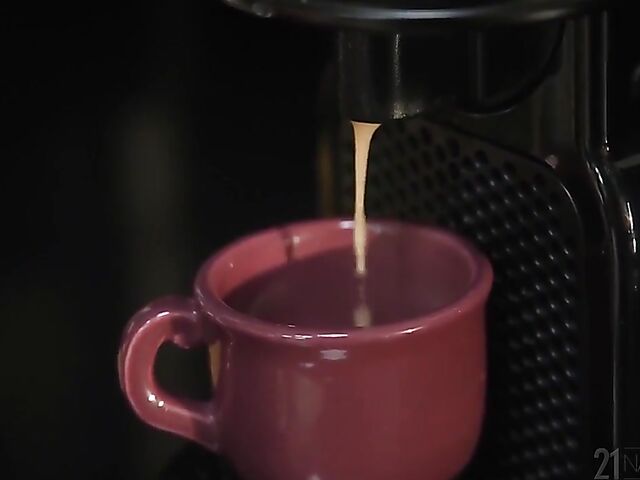 Morning coffee and sensual anal with Jayla De Angelis