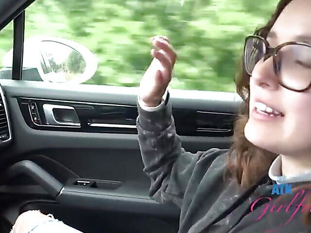 Your teen girlfriend Leana Lovings is back