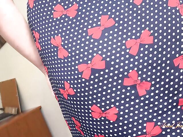 POV mom Olga Cabaeva takes a pounding in your bedroom