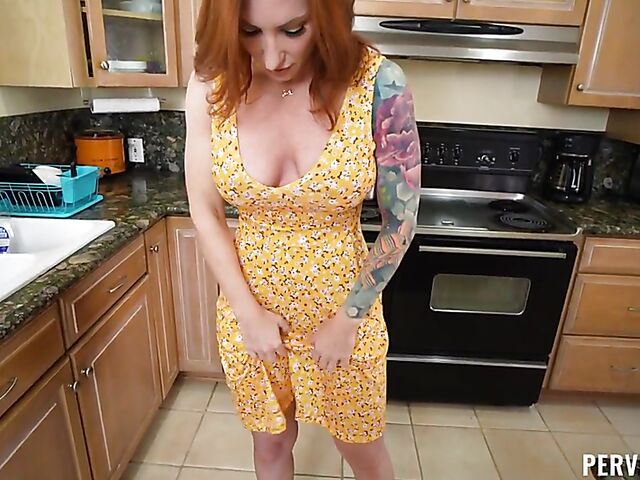 Redhead MILF POV sex session featuring Sophia Locke