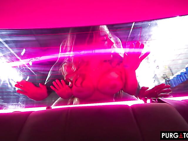 Hot sex at the body shop tight Laura Fox