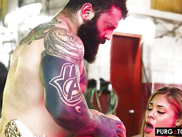 Hot sex at the body shop tight Laura Fox