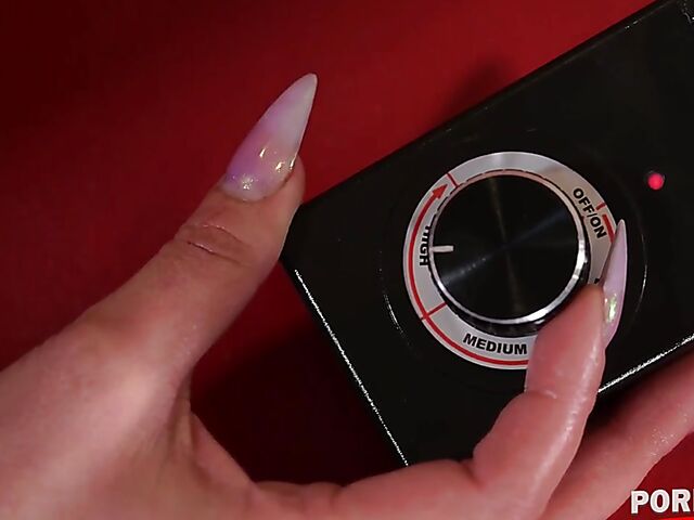 Fucking machine anal solo with stunning milf Shalina Devine