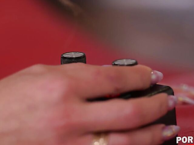 Fucking machine anal solo with stunning milf Shalina Devine