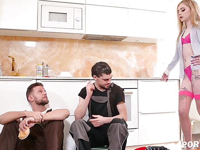 Small tits DP addict Baby Kxtten takes a shower and gets double fucked by handymen