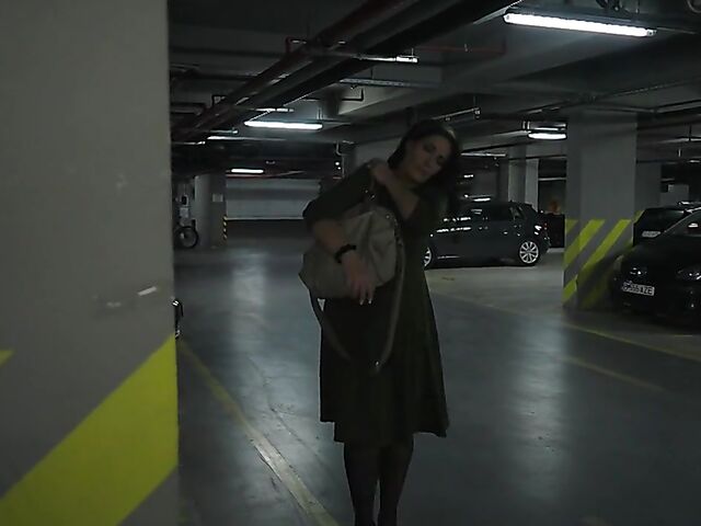 Horny MILF over 40 Jolie Noir fucks the thief