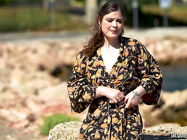 Aurora, 39 - Charming French MILF threesome fuck