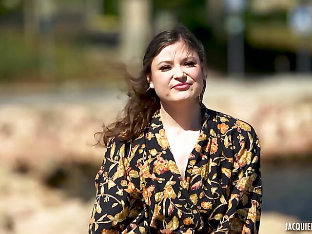 Aurora, 39 - Charming French MILF threesome fuck