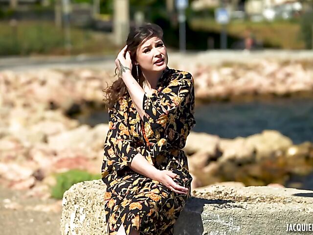 Aurora, 39 - Charming French MILF threesome fuck