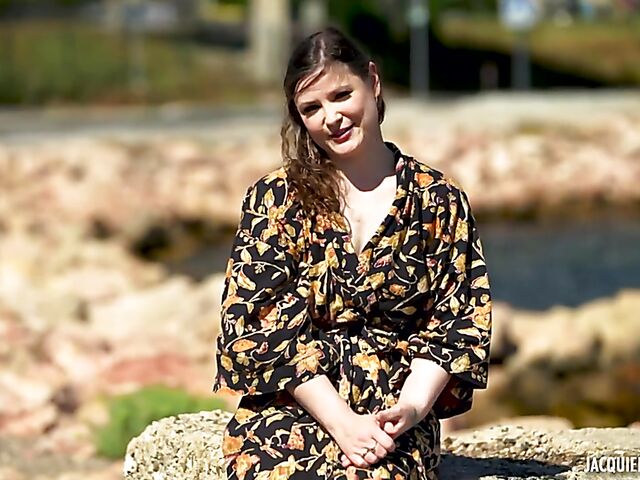 Aurora, 39 - Charming French MILF threesome fuck