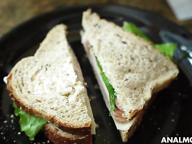 Vivianne DeSilva - Sexy mom anal cravings