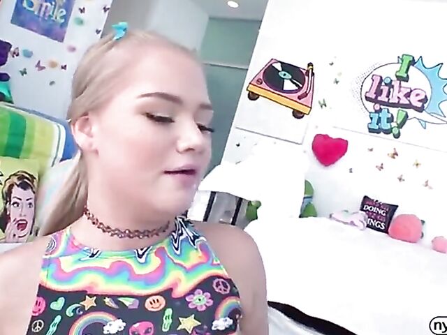 Close up fuck in pink stockings with tight ass blonde Harley King