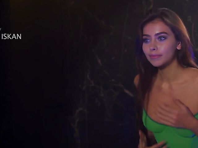 Fishnet solo in the shower with wet beauty Foxy Alissa